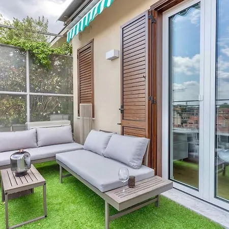 Exclusive Rooftop Vista Duomo Apartment