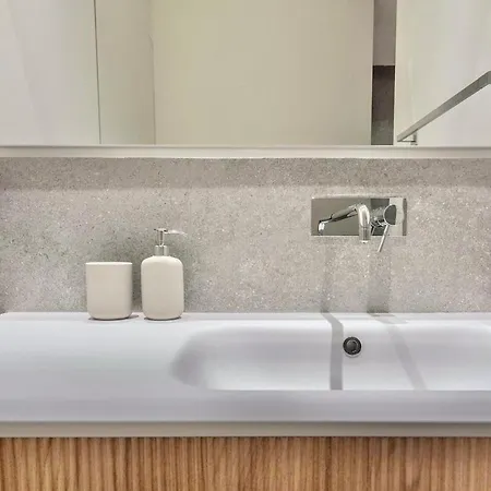 Exclusive Rooftop Vista Duomo * Milan